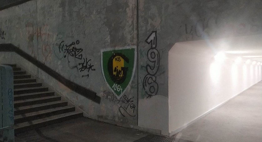 Prowizorka przy remoncie przejścia podziemnego przy SP1