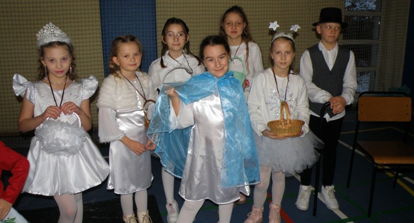 Szkolny kiermasz z występami odbył się na Morgach