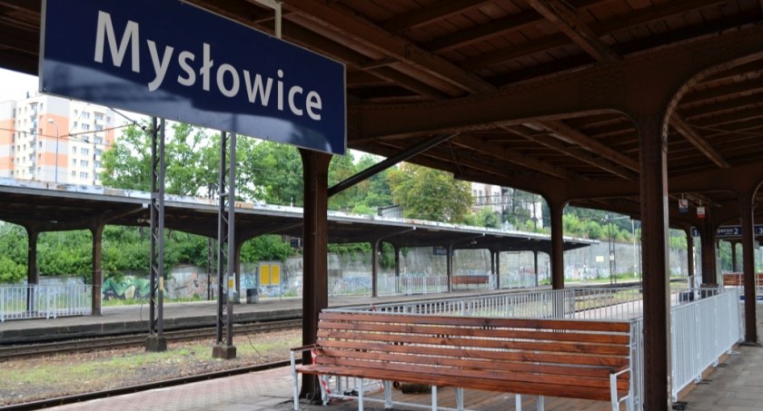 Zerwana sieć trakcyjna na stacji Mysłowice