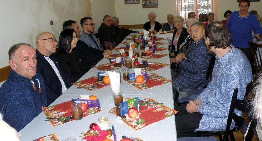Związek Górnośląski w Brzezince zaprosił osoby samotne i potrzebujące na wieczerzę wigilijną