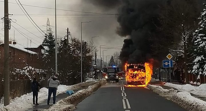 Wesoła - pożar autobusu miejskiej komunikacji
