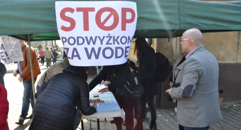 Opłaty za wodę i ścieki w górę