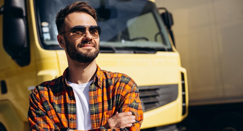 Jak wybrać czytnik kart kierowcy do swojej firmy? Dowiedz się, jaki warto kupić