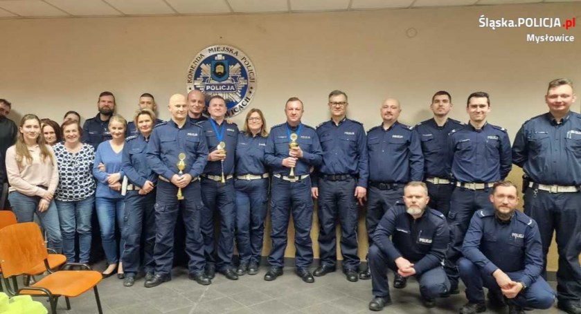 Pożegnali policjantów drogówki odchodzących na emeryturę