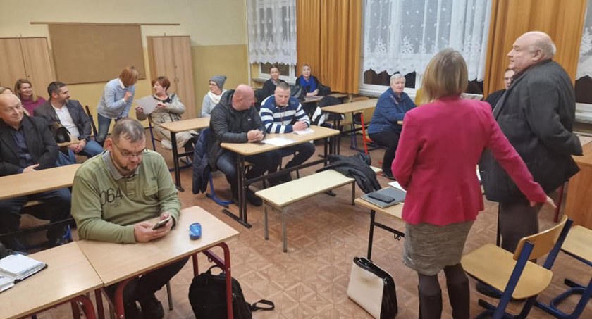 Rada podzieliła pieniądze. Szyld z nazwą brzęczkowickiej dzielnicy zostanie oświetlony