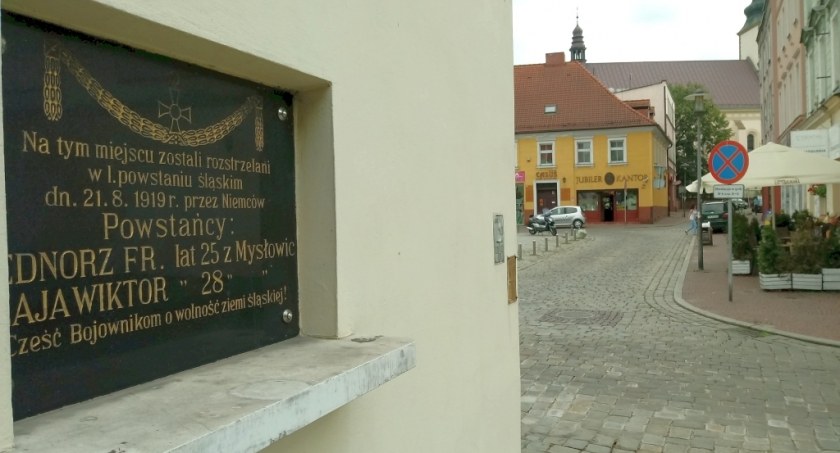 Jest szansa na porządek w  tablicach pamiątkowych