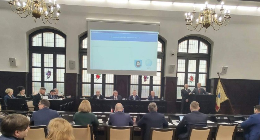 Sesja Rady Miasta Mysłowice luty 2023 - nad tym będą pochylać się radni