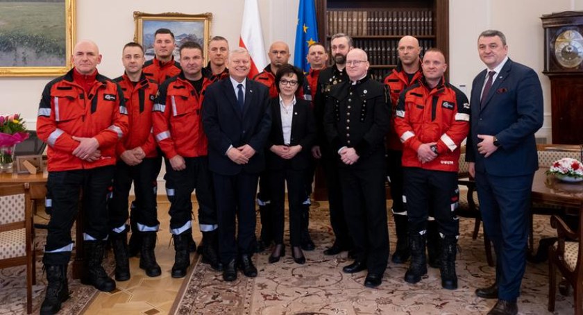 Marszałek Sejmu spotkała się z polskimi ratownikami zaangażowanymi w akcję ratunkową w Turcji