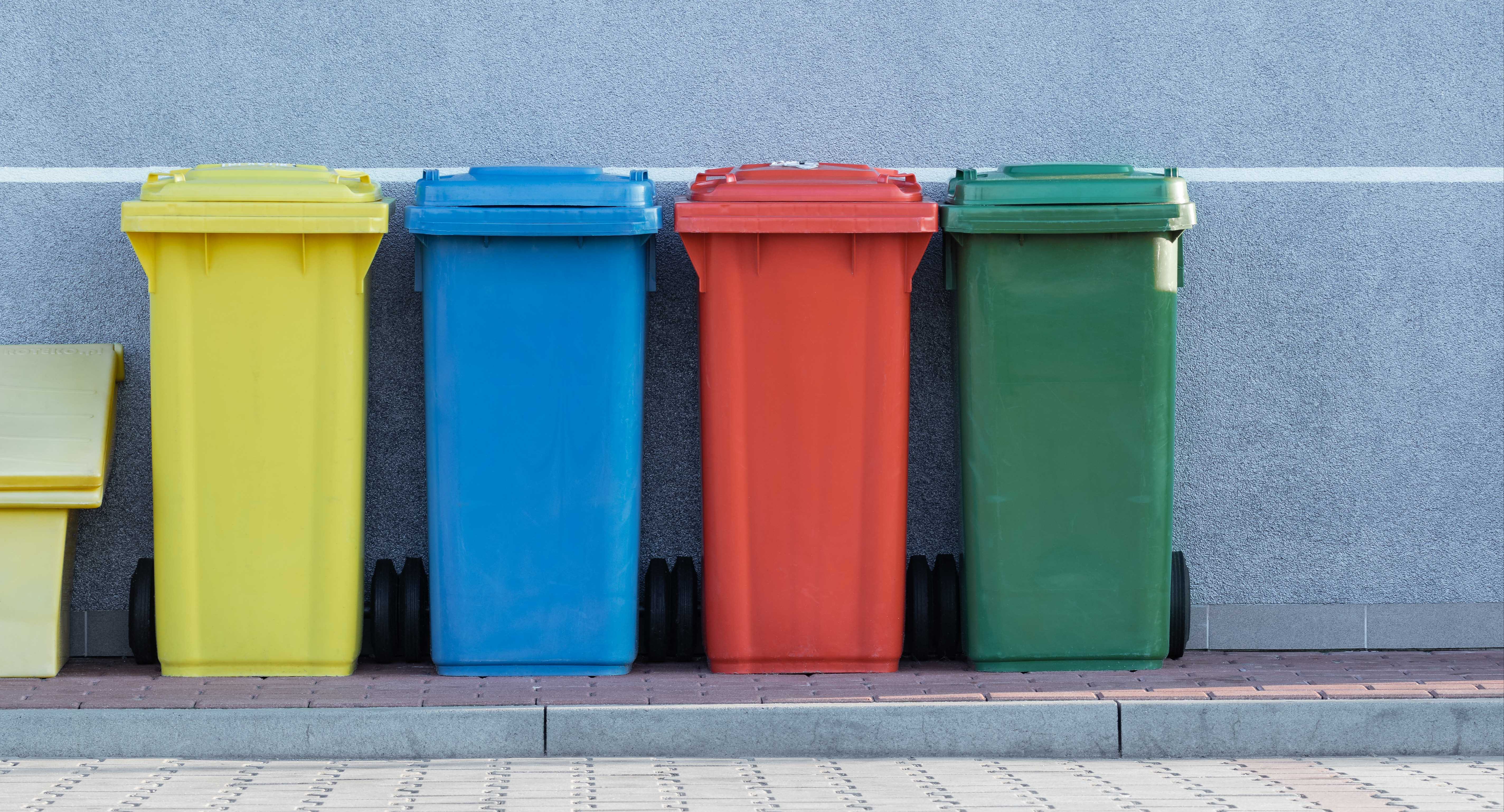 Jakie są sposoby segregacji odpadów w biurach?