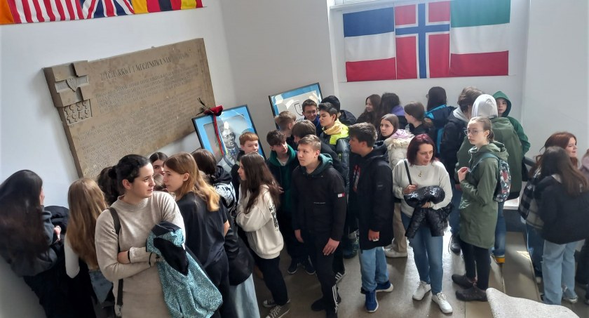 Tłumy młodzieży na dniu otwartym ILO