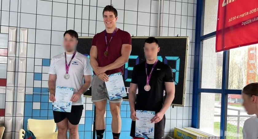 Kolejny pływacki sukces mysłowickiego policjanta