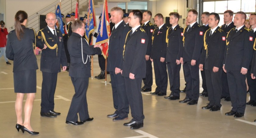 Odznaczenia, nagrody i awanse z okazji strażackiego święta