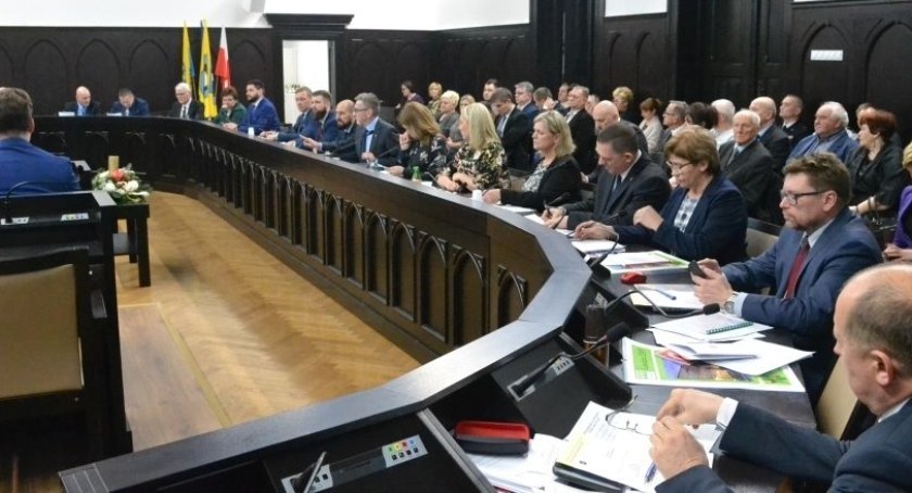 Słuchając drugiego