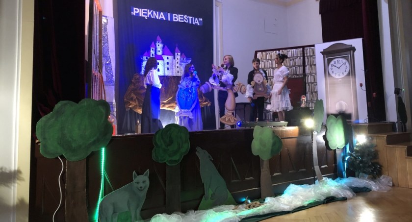 Jak pięknie i subtelnie oczarować publiczność – teatralna premiera w ILO
