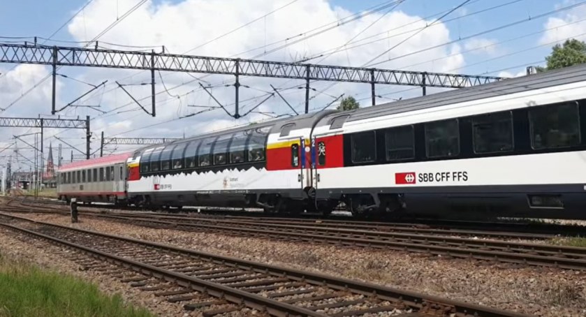 Panoramicznym wagonem przez Mysłowice. Gratka dla podróżników