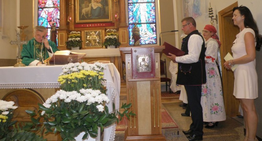 Parafia w Krasowach pożegnała swojego proboszcza