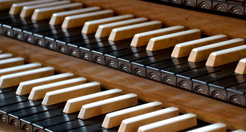 Zaproszenie na organowy koncert w kościele w Brzęczkowicach
