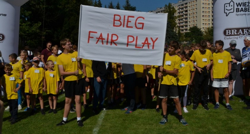 Na Piasku zainaugurowali sportowy rok szkolny [zdjęcia]