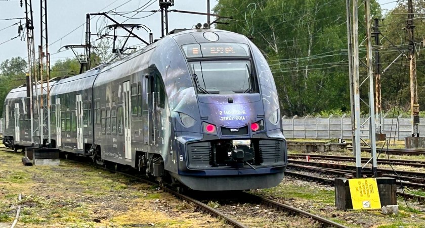 Skorzystaj z oferty zakupu biletów sieciowych podróżując z Kolejami Śląskimi