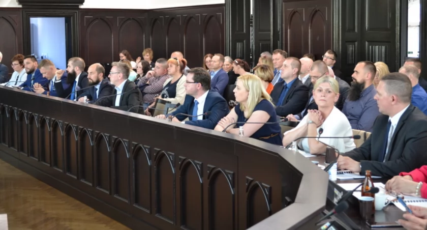Sesja nadzwyczajna w sprawie obligacji