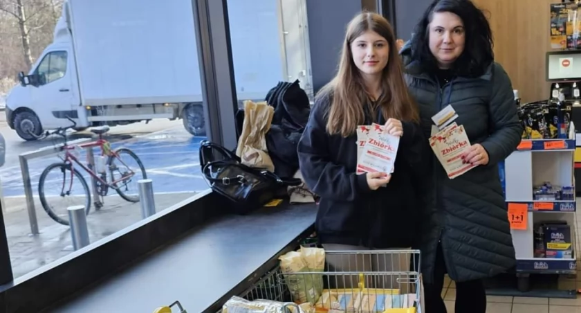 Szkolna zbiórka dla potrzebujących, bezdomnych i osób starszych