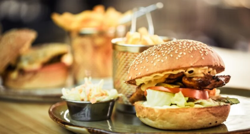 Burgery deluxe, czyli kanapki, które sycą i pysznie smakują