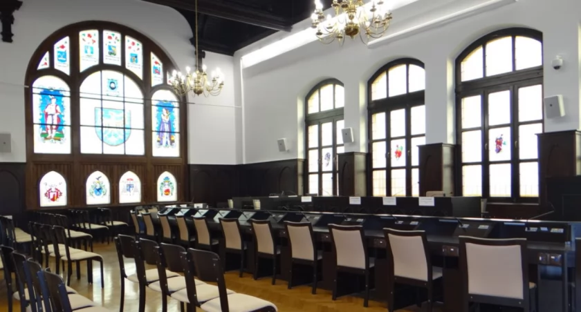 SESJA RADY MIASTA: Autopoprawka do uchwały widmo - kolejne absurdy w UM Mysłowice