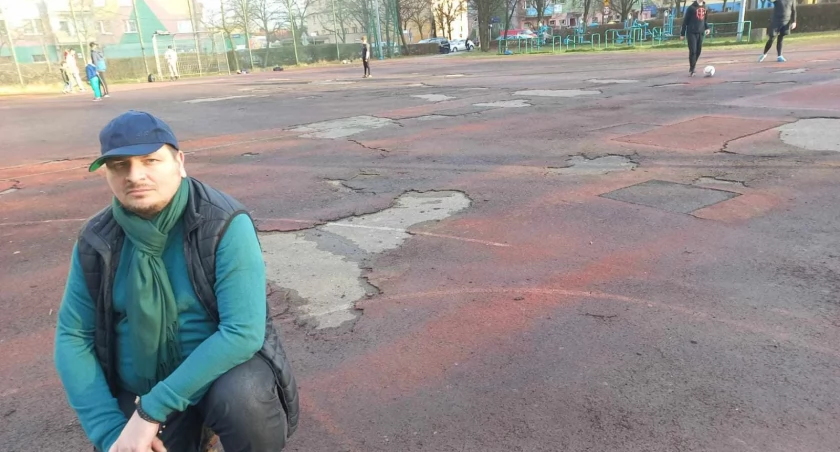 Księżycowe boisko w Brzęczkowicach