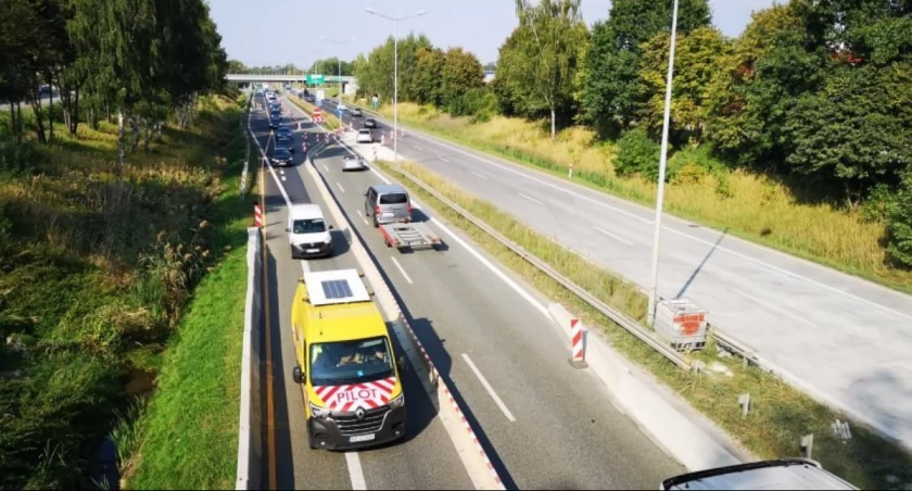 Pijany pieszy na S1. Wracał z Jaworzna do Mysłowic