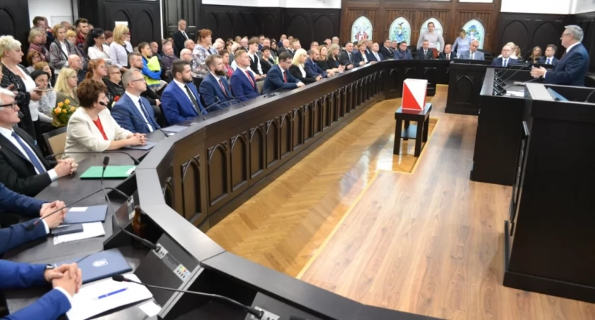Kto walczy o mandat radnego? Są nowe twarze, wracają znane nazwiska