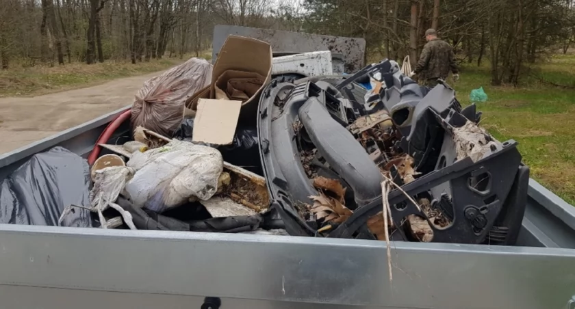 Mieszkańcy wysprzątali swój las