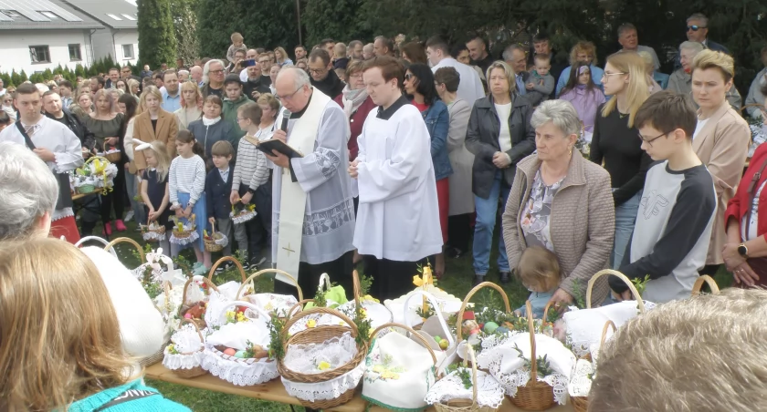 W Wielką Sobotę tłumy przybyły do Dziećkowic
