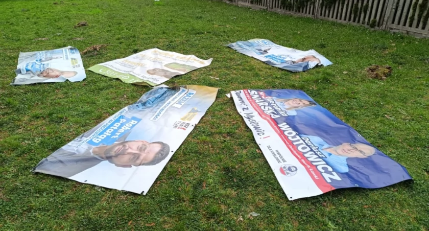 W Kosztowach ktoś pozrywał bannery wyborcze