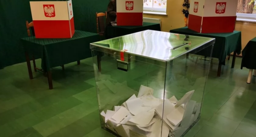 Dzisiaj wybory samorządowe. Wybieramy prezydenta, radnych miasta i sejmiku