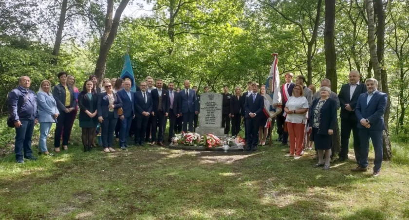 Czuwamy, pamiętamy. Odnowiony pomnik weteranów