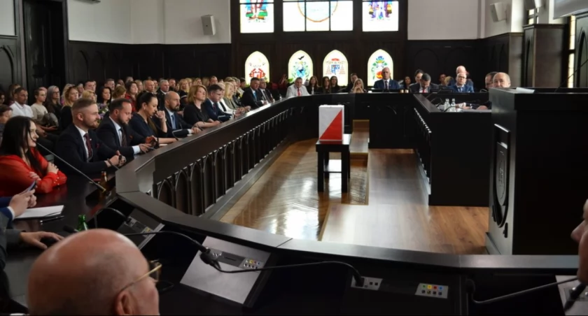 Nadzwyczajna sesja Rady Miasta Mysłowice 13 maja [transmisja]