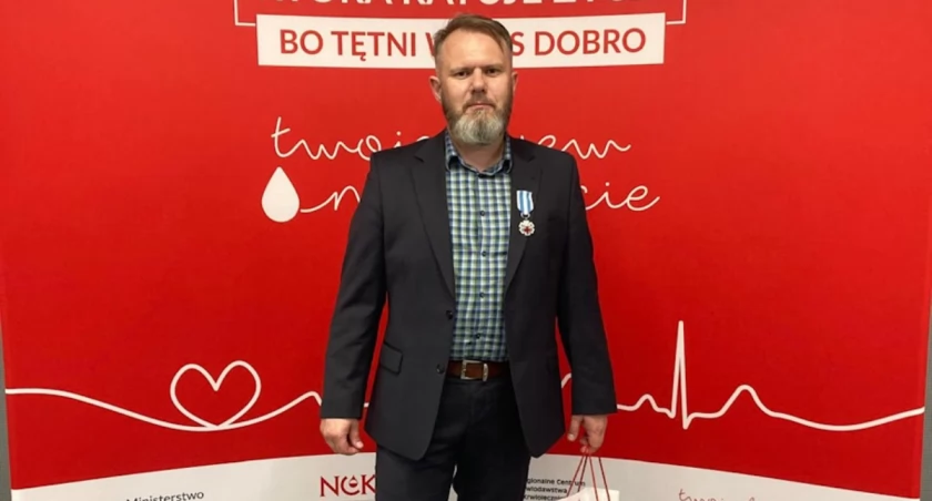 Mysłowicki policjant odznaczony za oddanie 21 litrów krwi