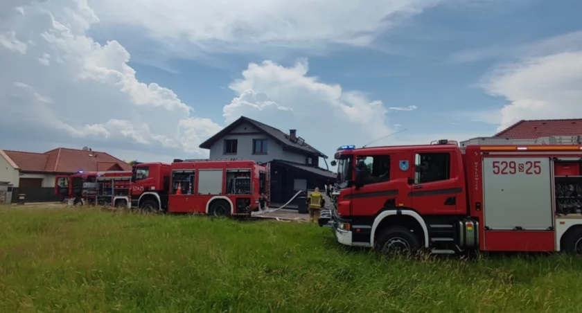 Kolejny pożar - płonął dom i garaż na ul. Słonecznej