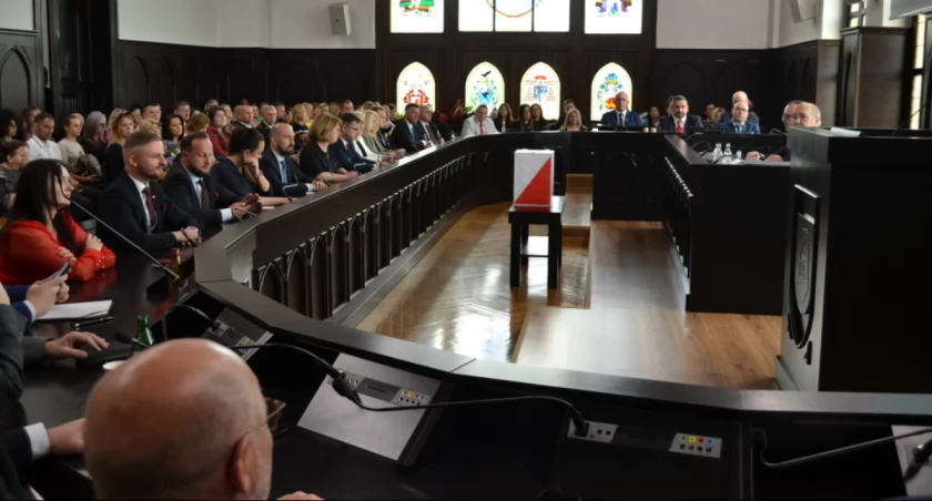 Uwaga radni. Pełnienie dyżurów pod rygorem potrącenia diety