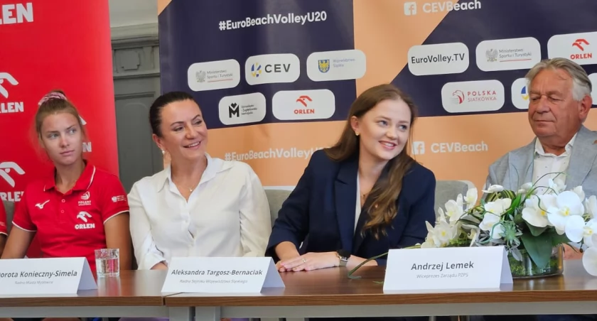 Konferencja prasowa otworzyła mistrzostwa juniorskiej plażówki 