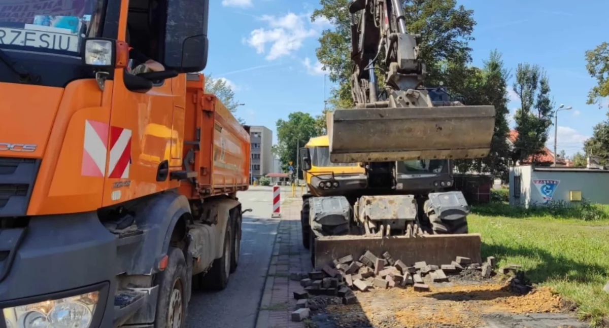 Czy remont ul. Dzierżonia jest potrzebny? Są bardziej zniszczone ulice – mówią mieszkańcy