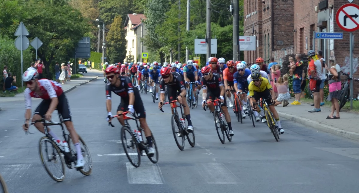 Pierwszy przejazd kolarzy przez Mysłowice za nami. Na Laryskiej będzie premia lotna i dodatkowe atrakcje
