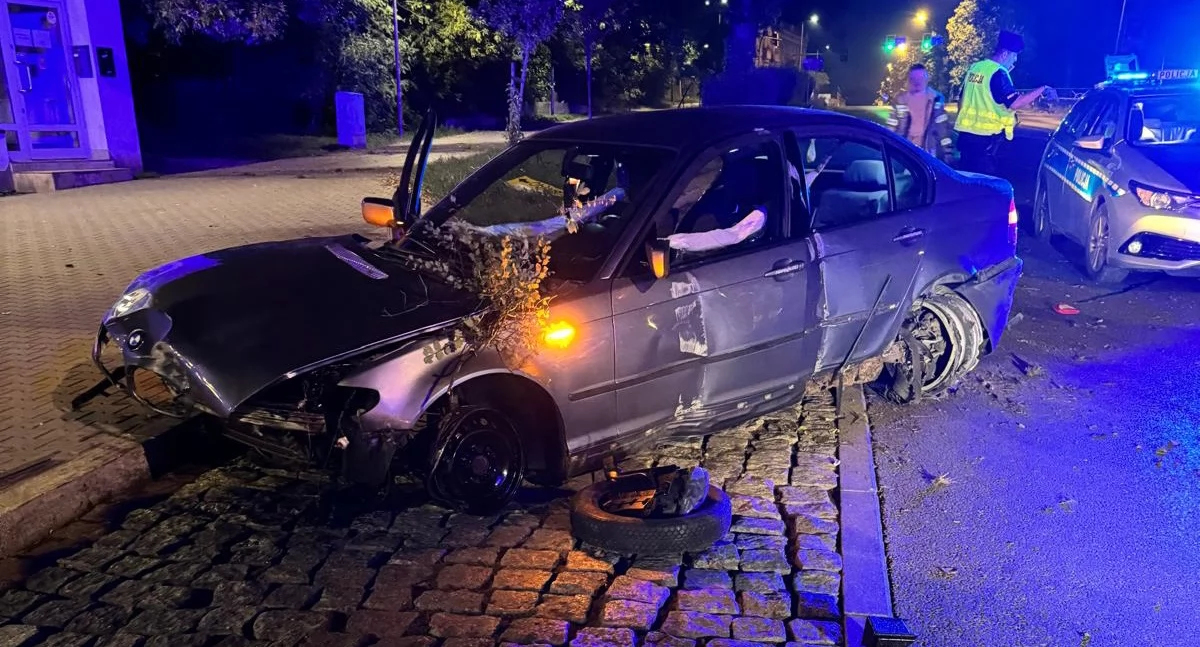 Prowadził pod wpływem alkoholu, nie zapanował nad autem