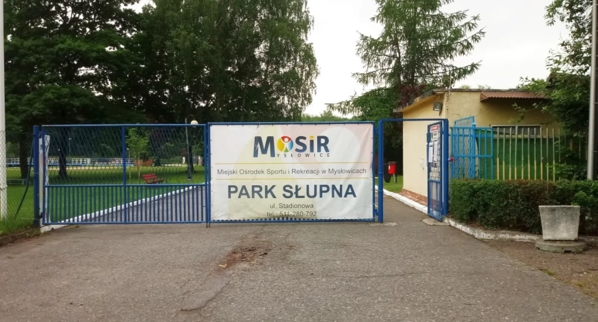 Film Bracia ze stali w kinie letnim w Parku Słupna
