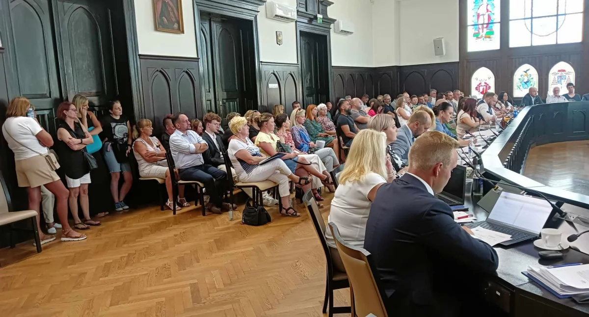 Zarządzenie Targosia o zwolnieniach nie jest obowiązkowe? 