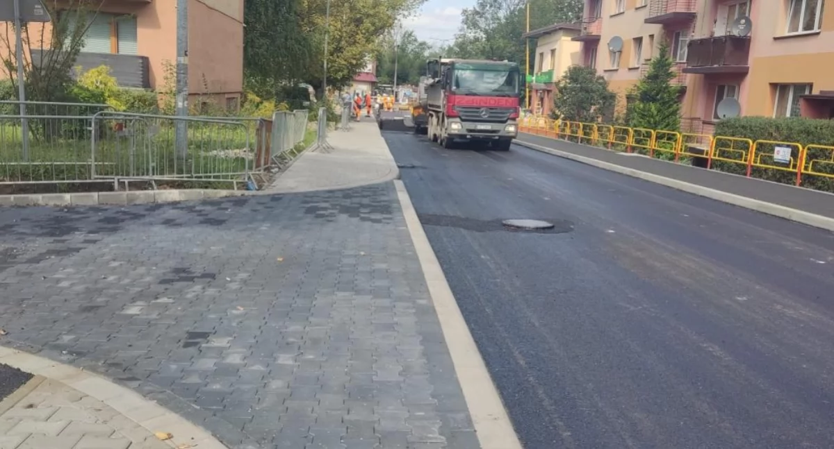 Pierwszy odcinek Armii Krajowej wyasfaltowany. Zobacz jak wygląda reszta