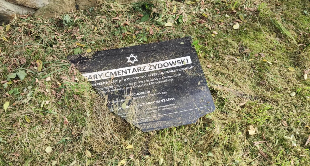 Zdewastowali cmentarz żydowski. Najmłodszy wandal miał 11 lat