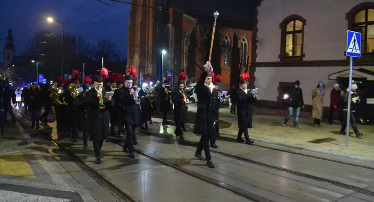 Dzisiaj Barbórka. Górnicza orkiestra obudziła mieszkańców Piasku i Starego Miasta