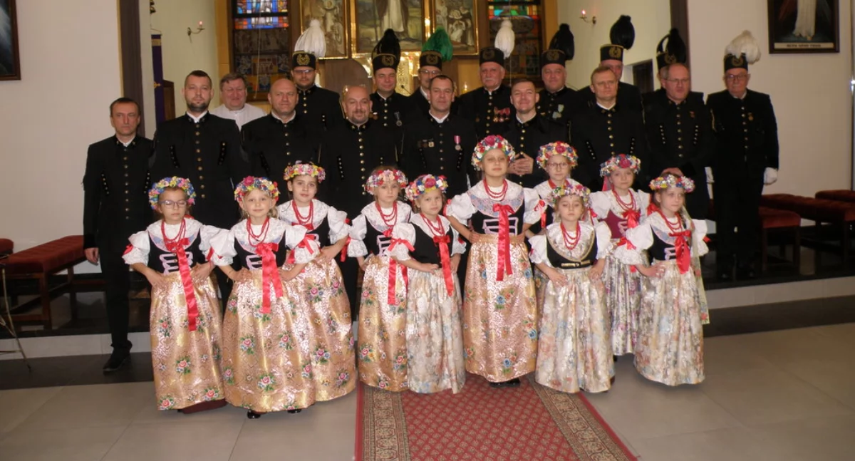 Szwarne dziołszki zaśpiewały dla górników