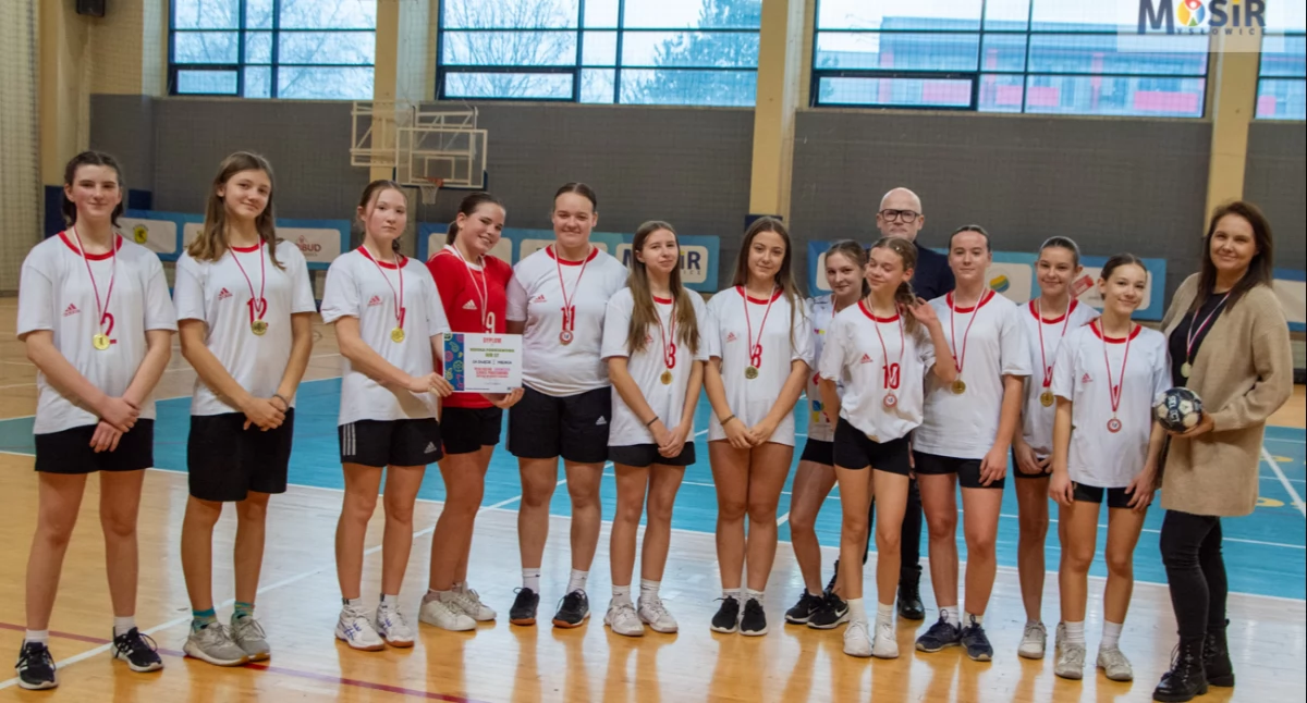 Uczennice Szkoły Podstawowej nr 17 zdobyły mistrzostwo Mysłowic w piłce ręcznej